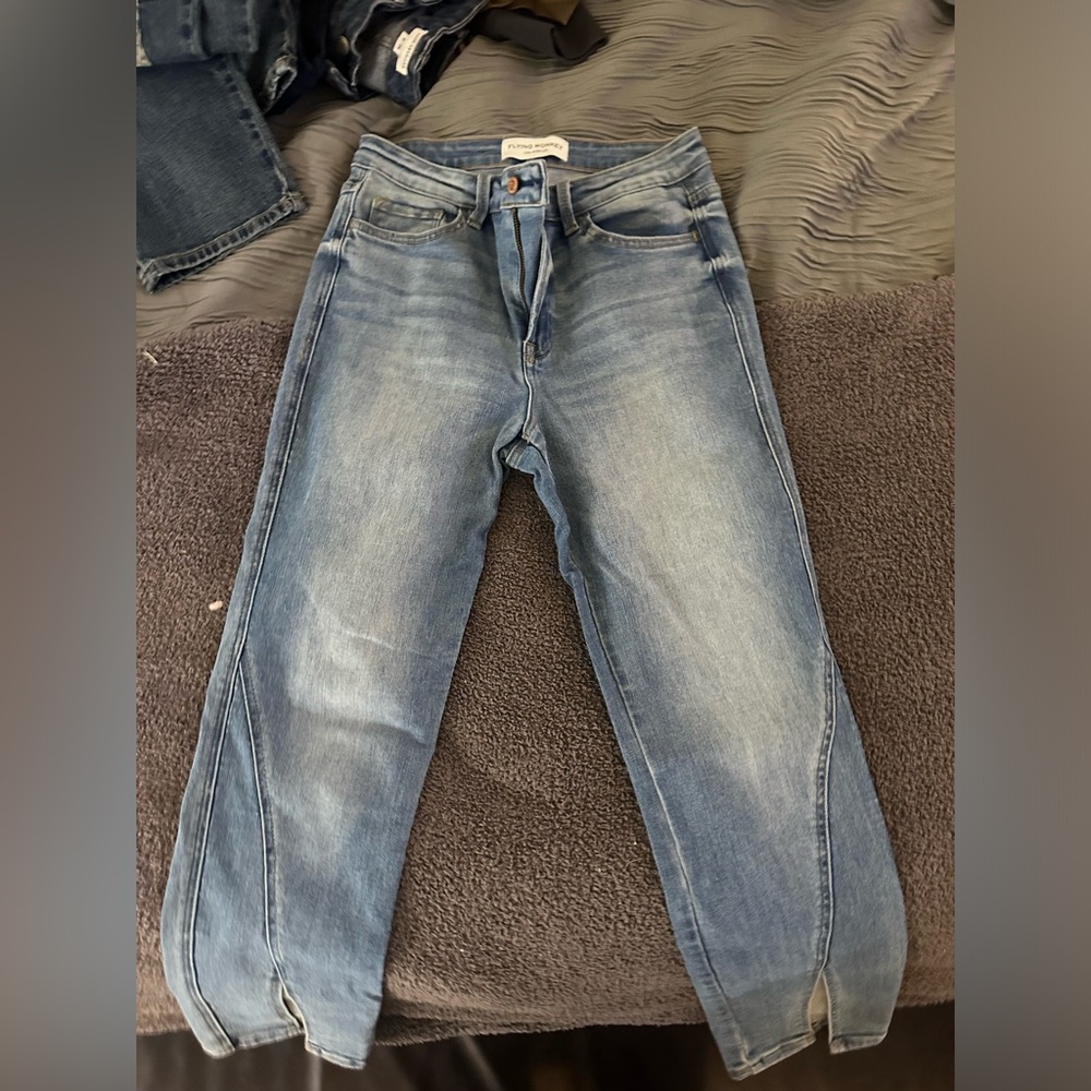 Flying money light wash straight leg jeans